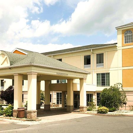 Comfort Inn & Suites Mount Pocono Esterno foto