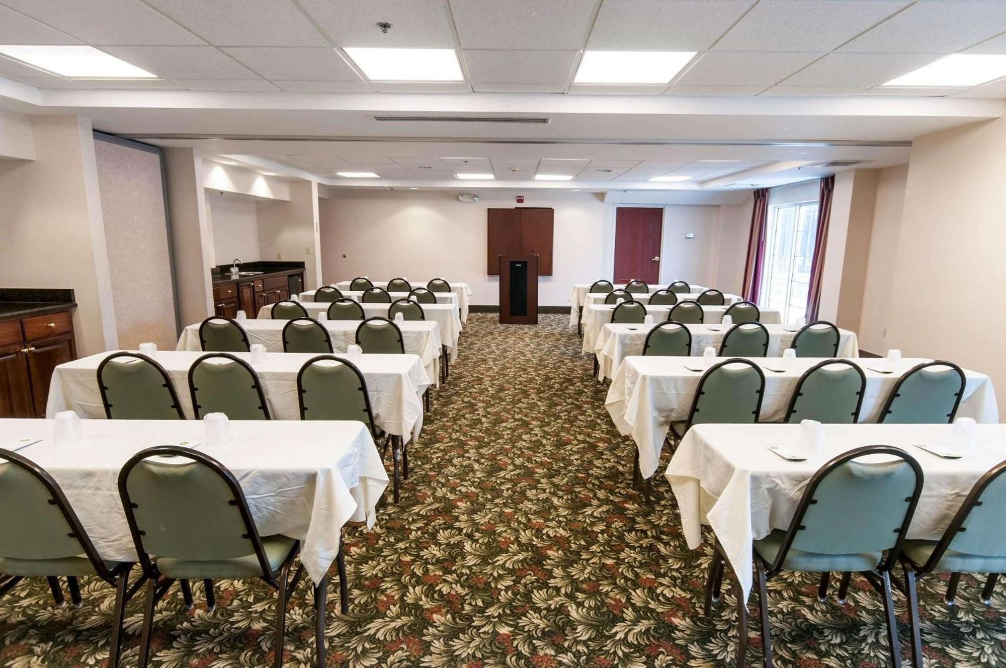 Comfort Inn & Suites Mount Pocono Esterno foto