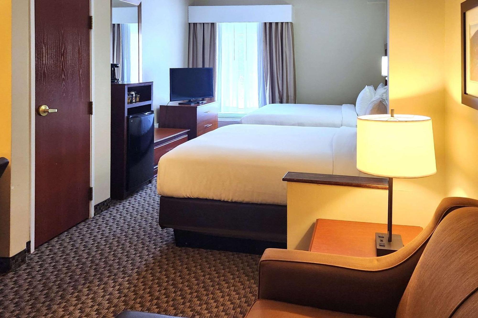 Comfort Inn & Suites Mount Pocono Esterno foto