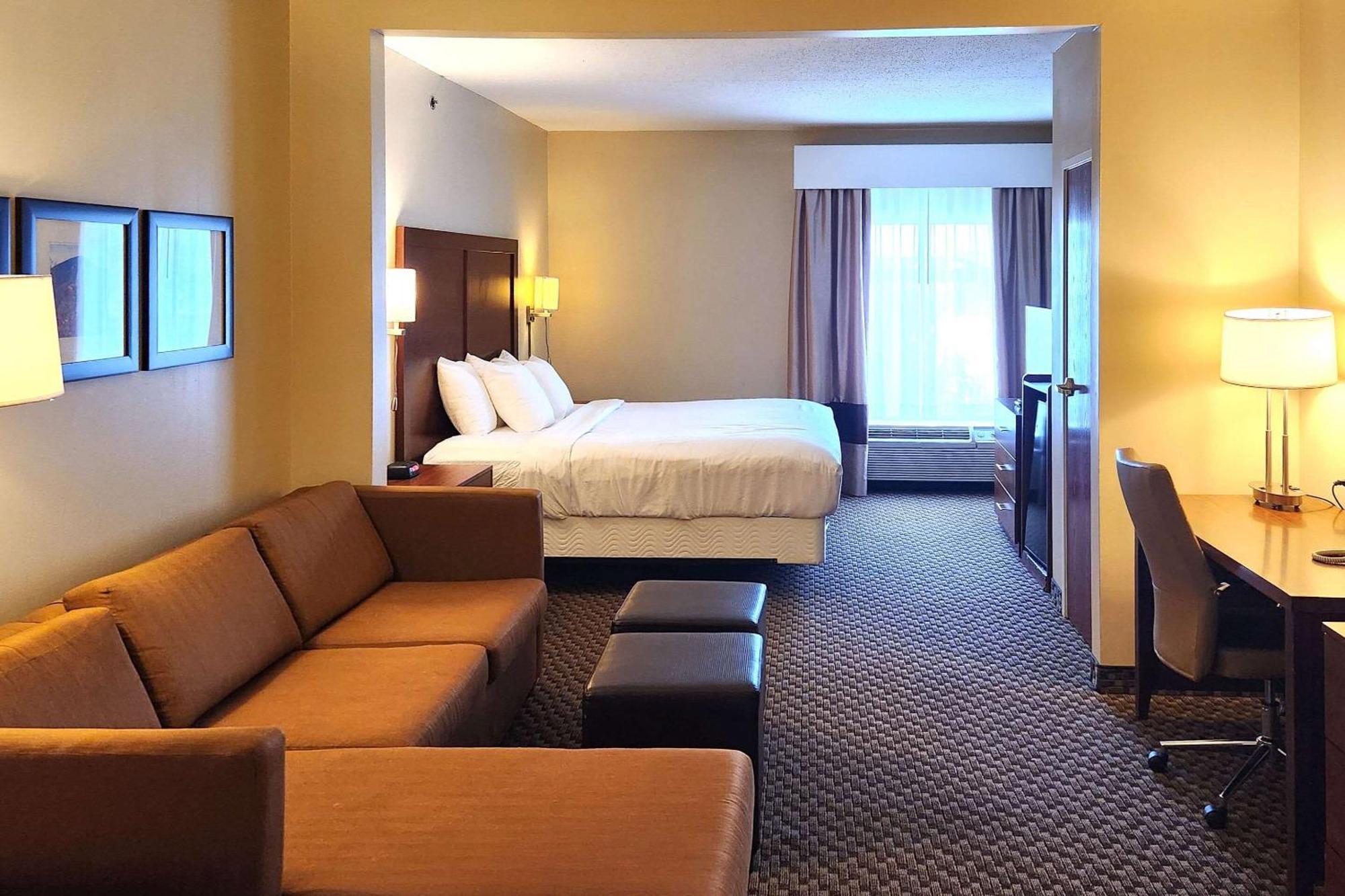 Comfort Inn & Suites Mount Pocono Esterno foto