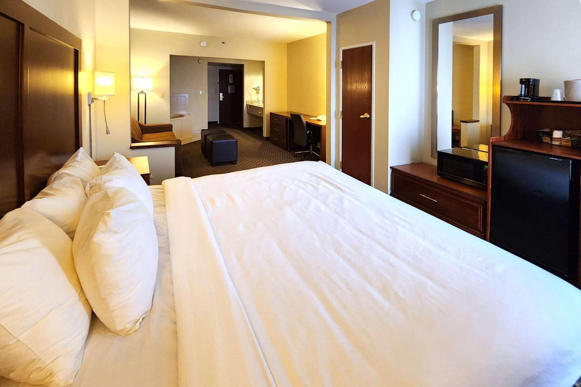 Comfort Inn & Suites Mount Pocono Esterno foto