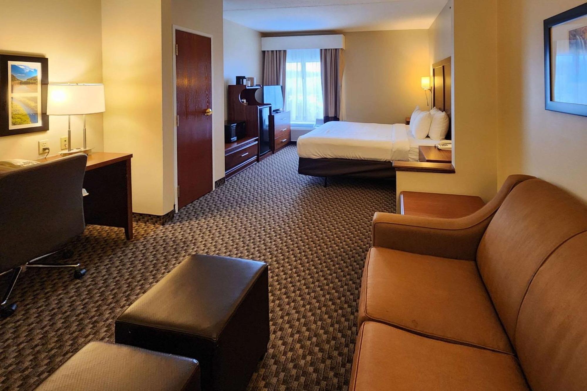 Comfort Inn & Suites Mount Pocono Esterno foto