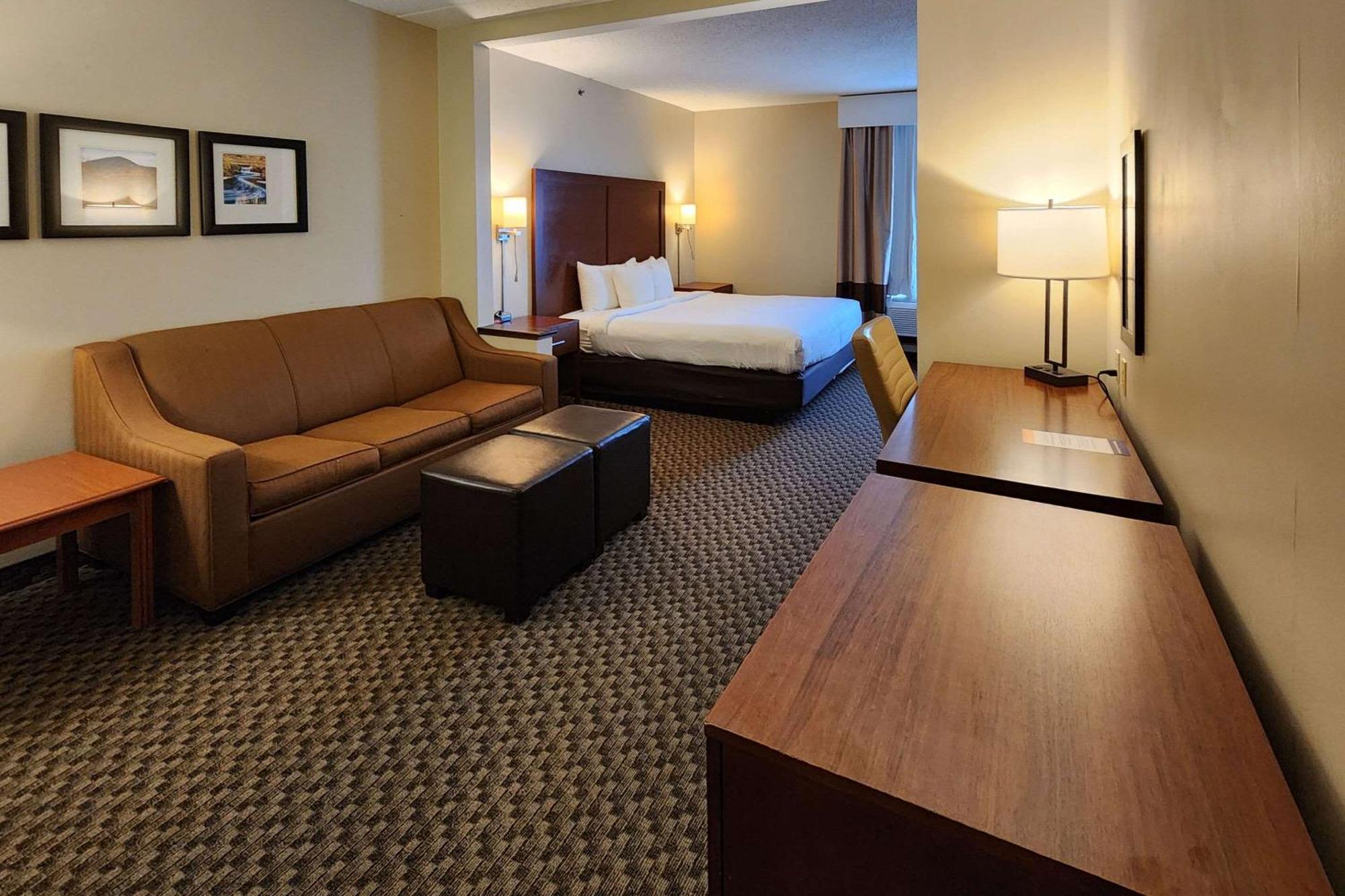 Comfort Inn & Suites Mount Pocono Esterno foto