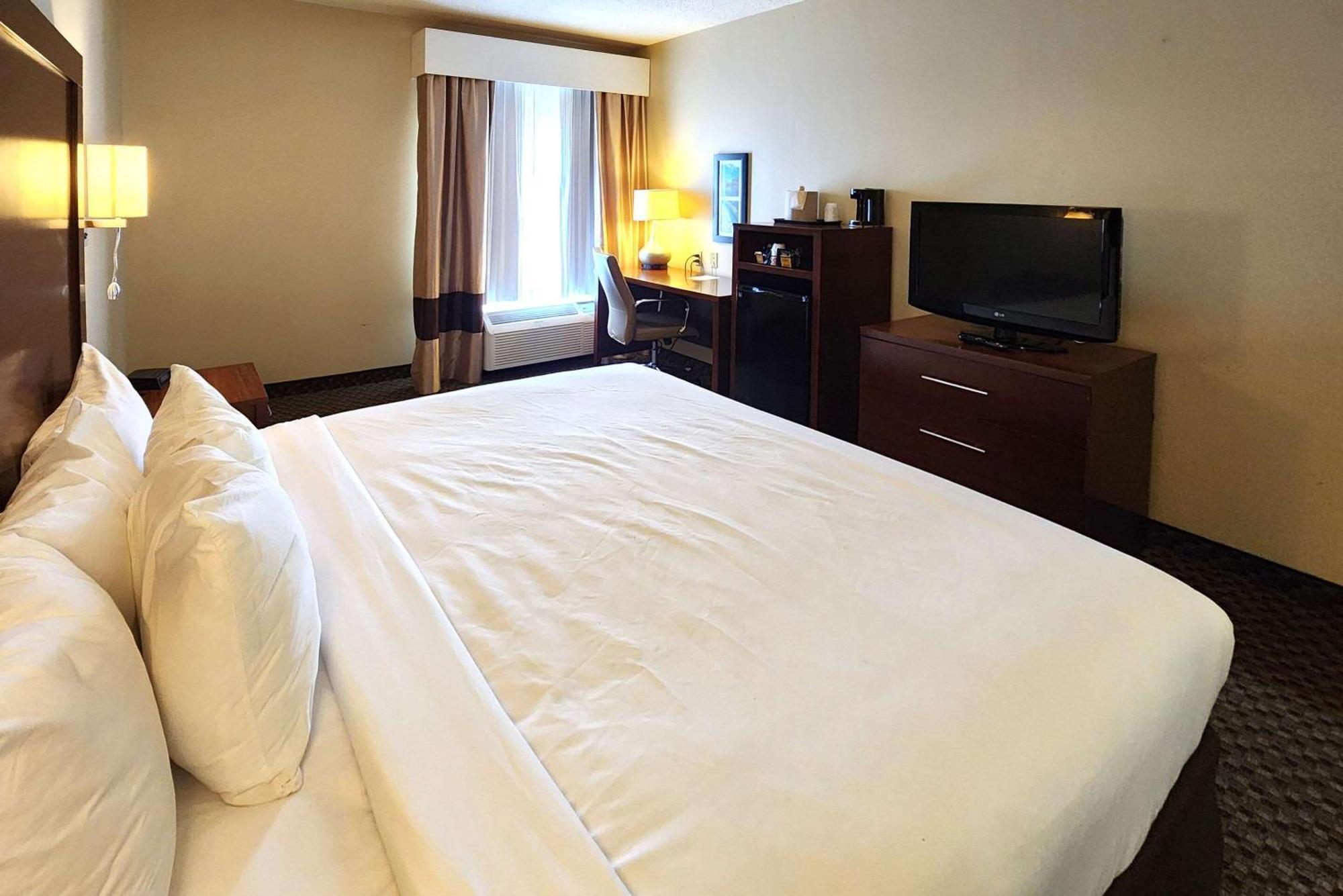 Comfort Inn & Suites Mount Pocono Esterno foto