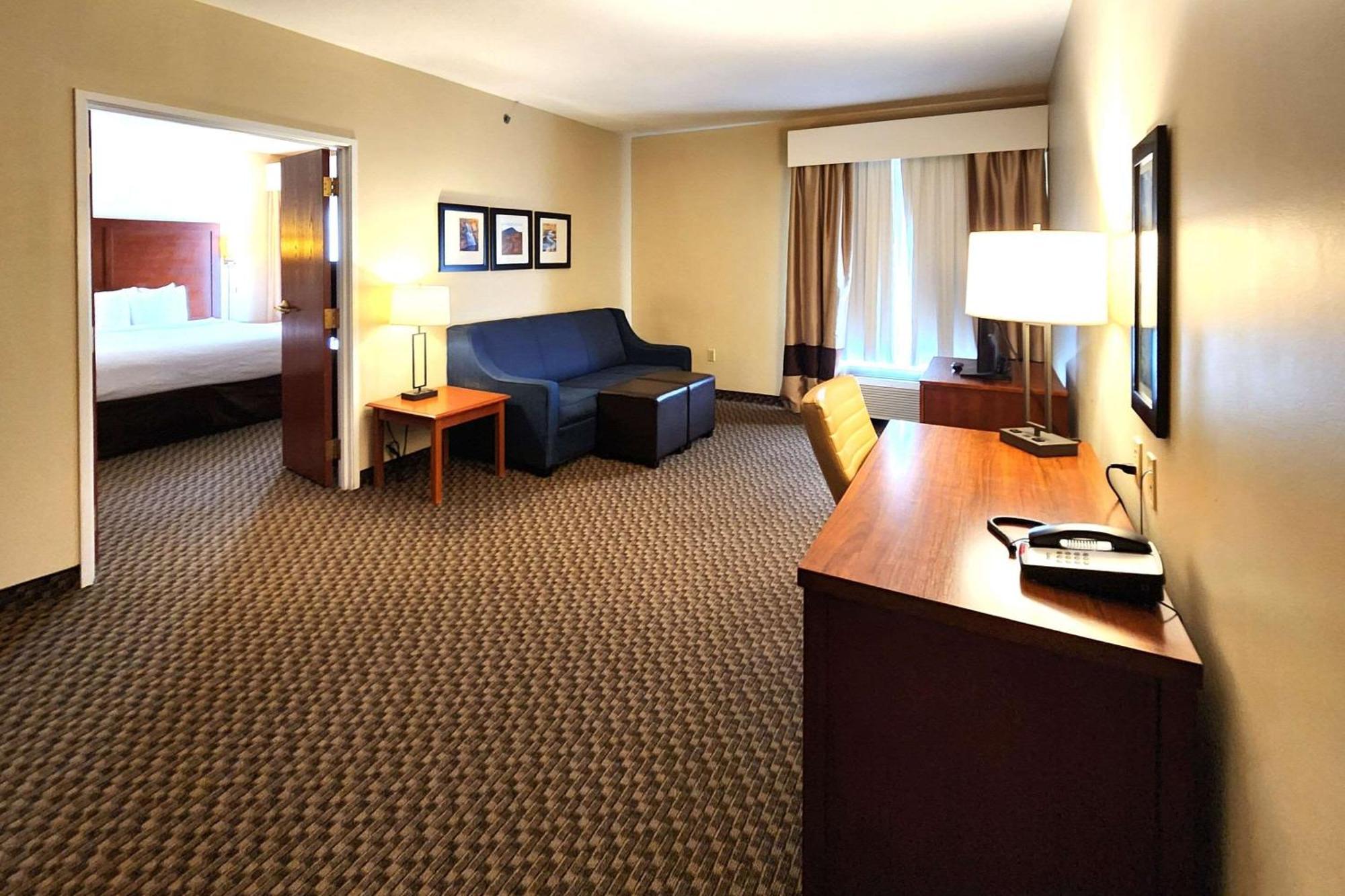 Comfort Inn & Suites Mount Pocono Esterno foto