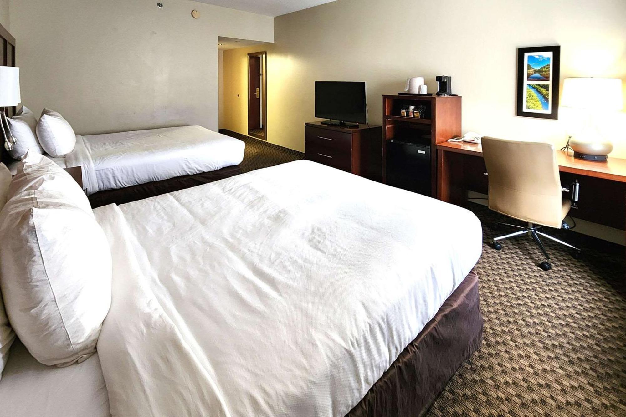 Comfort Inn & Suites Mount Pocono Esterno foto